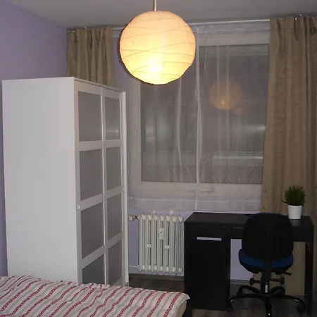 In Flatshare منزل للإقامة براغ